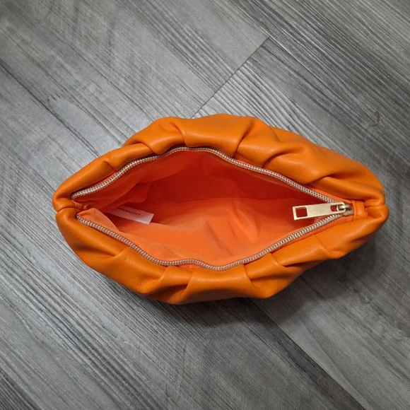 Elizabeth Arden Orange Clutch Bag - Picture 3 of 7